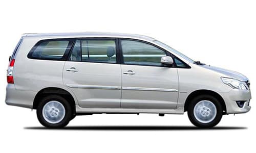 Hire Toyota Innova in Kumbhalgarh